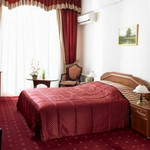 Улучшенный одноместный номер гостиницы Украина